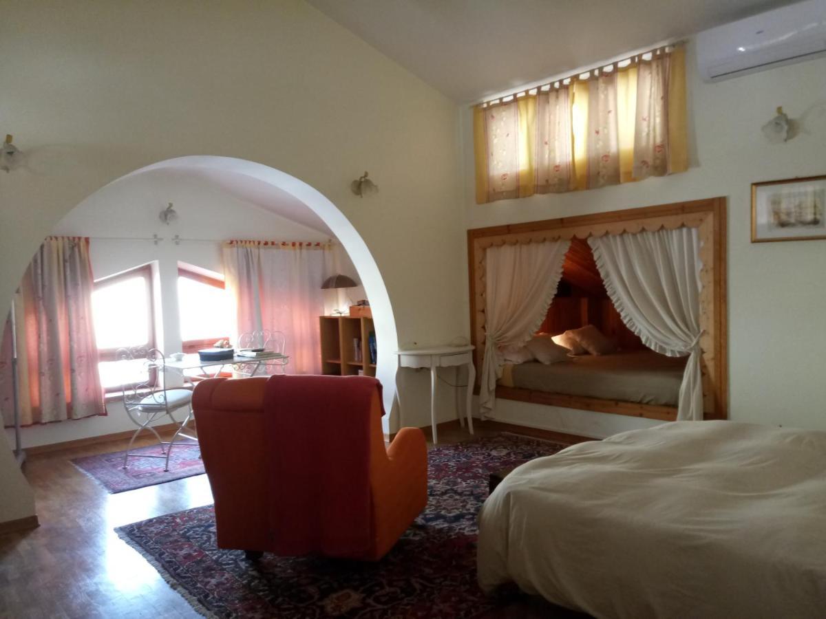 Tollo Villa Carol Appartamento E B&B מראה חיצוני תמונה