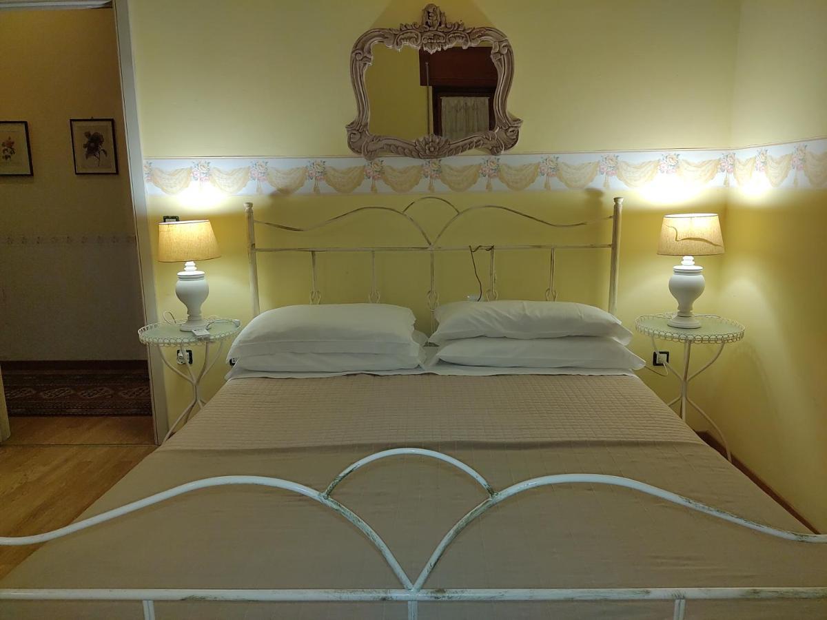 Tollo Villa Carol Appartamento E B&B מראה חיצוני תמונה