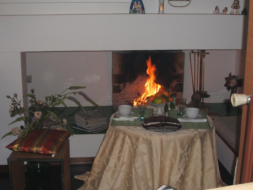 Tollo Villa Carol Appartamento E B&B מראה חיצוני תמונה